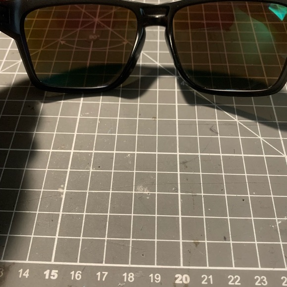 Men’s Oakley sunglasses - Picture 4 of 9